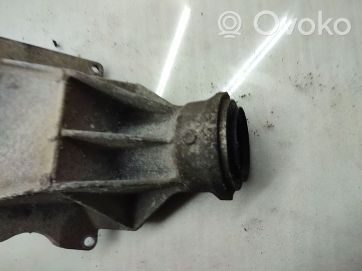 BMW 3 E90 E91 Driveshaft support bearing bracket 7575061