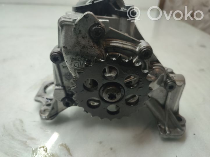 BMW 3 F30 F35 F31 Oil pump 8513756