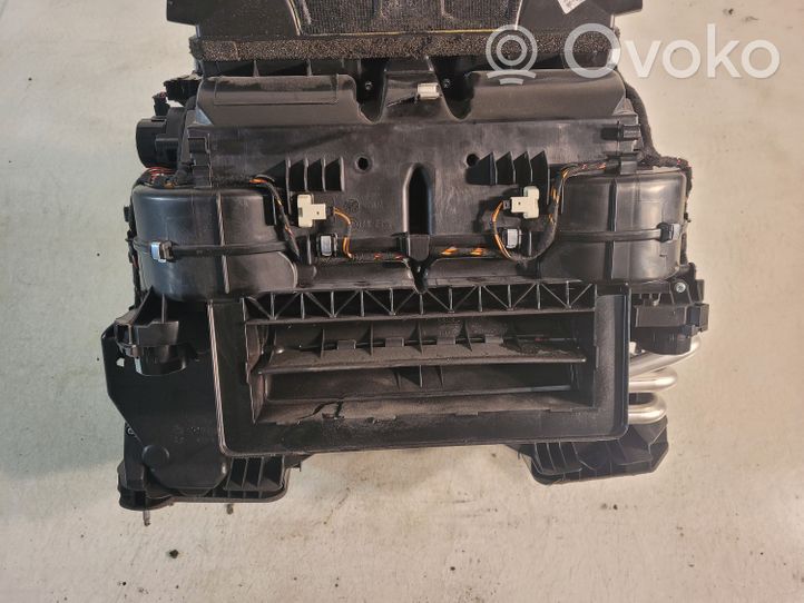 BMW 5 E60 E61 Salono oro mazgo komplektas 6924898