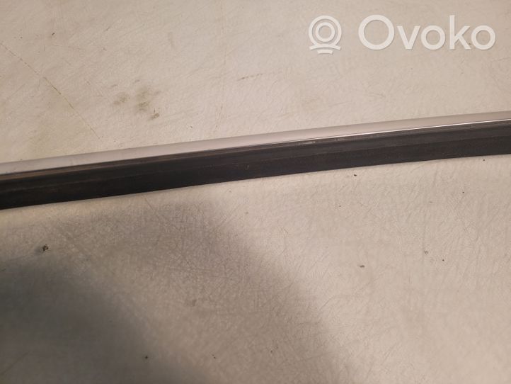 BMW 3 E92 E93 Rivestimento modanatura del vetro della portiera posteriore 7119097