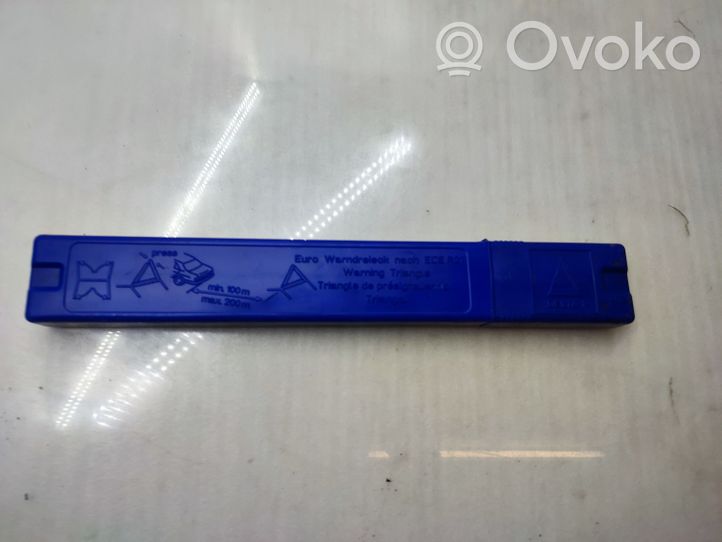 BMW 3 F30 F35 F31 Triangle d'avertissement 1095457