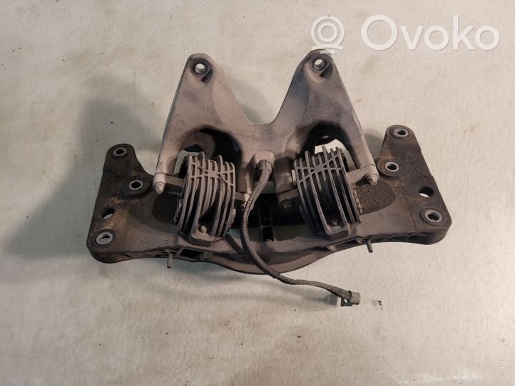 BMW 5 F10 F11 Supporto di montaggio scatola del cambio 6775909