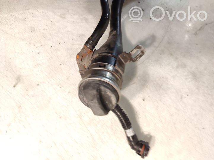 BMW 5 F10 F11 Tuyau de remplissage de réservoir de carburant 7205704