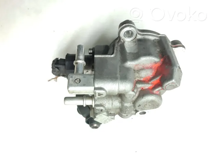 BMW 3 F30 F35 F31 Polttoaineen ruiskutuksen suurpainepumppu 8511626