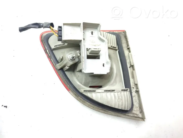 BMW 5 E60 E61 Lampy tylnej klapy bagażnika 7165830