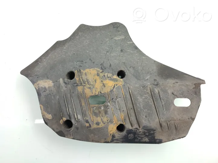 BMW 4 F32 F33 Couvre soubassement arrière 6796138