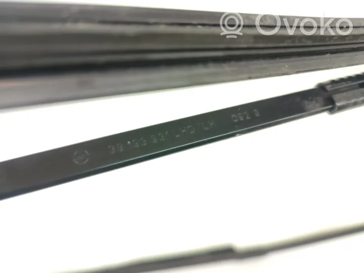 Opel Astra K Front wiper blade arm 39193932