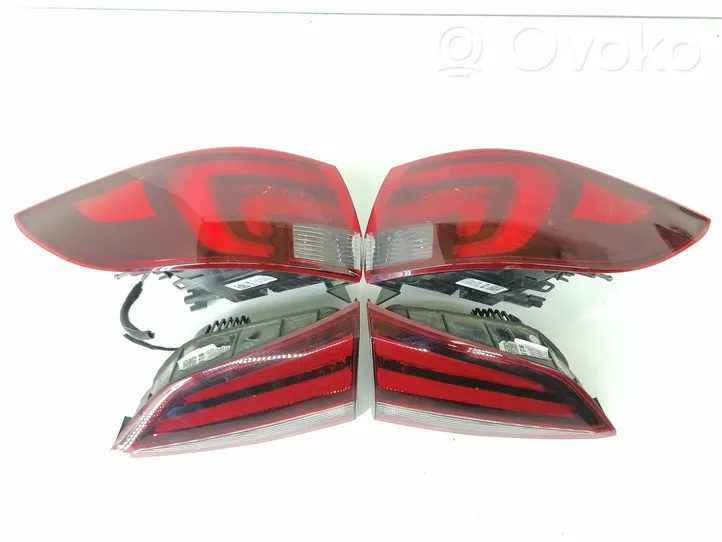 Opel Astra K Rear/tail lights set 39077383