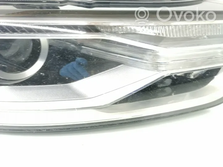 Audi Q3 8U Lampa przednia 8U0941006C