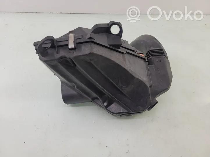 BMW 3 E90 E91 Air filter box 7811904