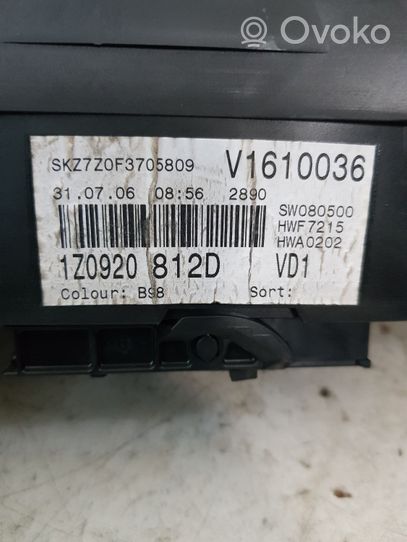 Skoda Octavia Mk2 (1Z) Tachimetro (quadro strumenti) 1Z0920812D