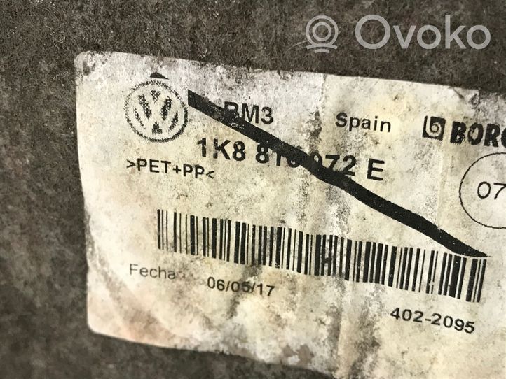 Volkswagen Scirocco Nadkole tylne 1K8810972E