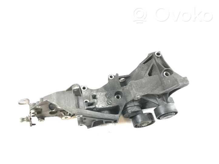 Audi A4 S4 B8 8K Uchwyt / Mocowanie sprężarki klimatyzacji 03L903143R