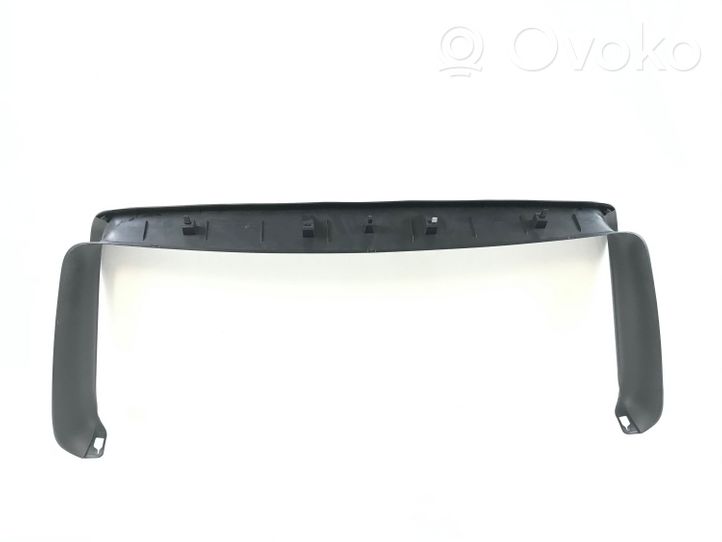 Volkswagen Touareg II Garniture de hayon intérieur 7P6867603