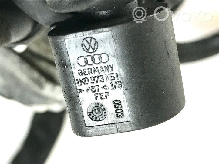 Audi A4 S4 B8 8K Johtimet (käynnistysmoottori) 8K0971228BQ