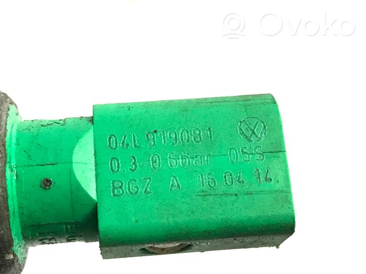 Skoda Octavia Mk3 (5E) Mocowanie / uchwyt filtra oleju 03N115389B