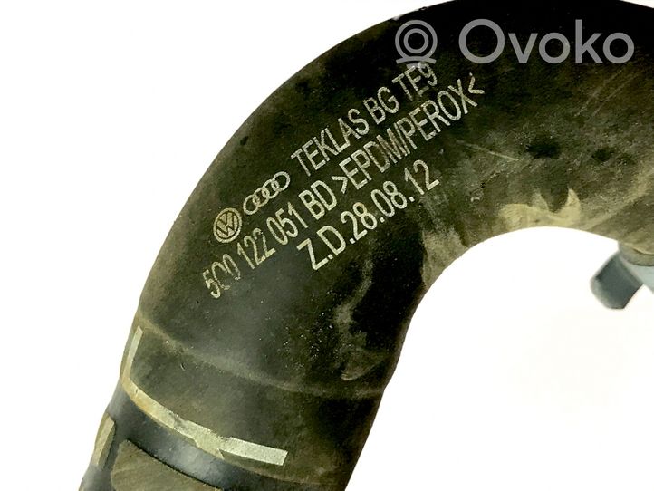 Skoda Octavia Mk3 (5E) Moottorin vesijäähdytyksen putki/letku 04E103560E