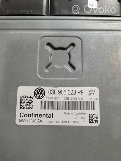 Volkswagen Touran II Calculateur moteur ECU 03L906023PF