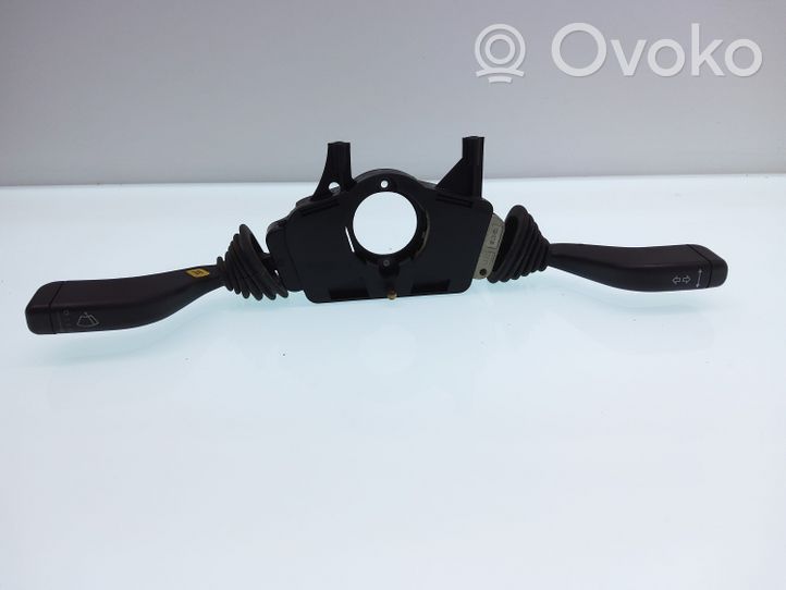 Opel Corsa B Leva/interruttore dell’indicatore di direzione e tergicristallo 7844256