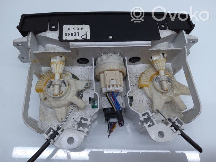 Mazda MPV II LW Panel klimatyzacji LC94B4E28