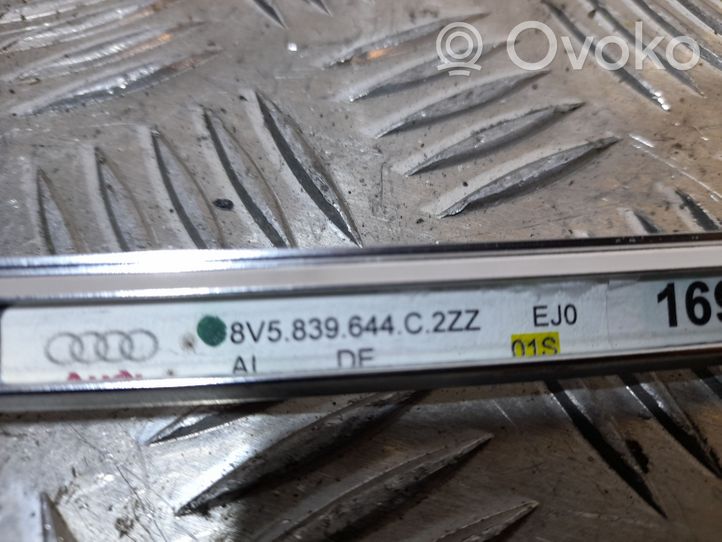 Audi A3 S3 8V Apdaila galinių durų (moldingas) 8V5839644C