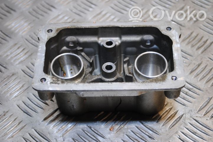 BMW 5 GT F07 Kita variklio galvutės detalė 760510403