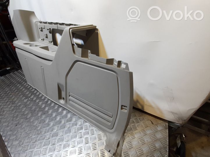Volkswagen Routan Bagāžnieka sānu apakšējās apdares panelis 0ZR06ES3AF