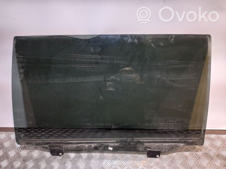 Volkswagen Routan Side middle window/glass 