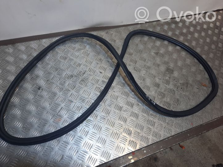 Audi A8 S8 D4 4H Rubber seal rear door 