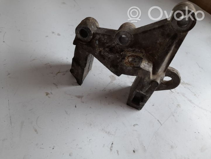 Volkswagen Routan Gearbox mounting bracket 04721336AA