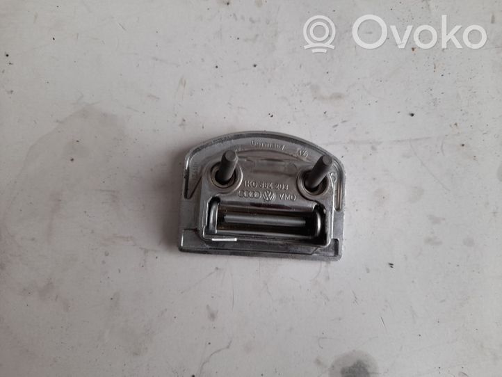 Volkswagen Touareg II Fissaggio gancio/anello 1K0864203