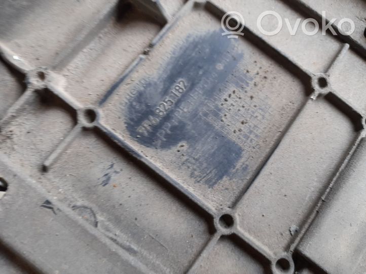 Volkswagen Touareg II Copertura sottoscocca centrale 7P6825182