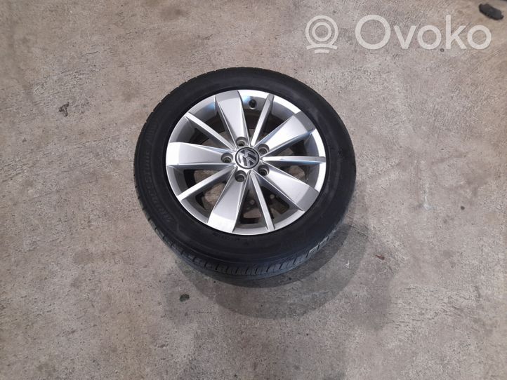 Volkswagen Jetta VI Felgi aluminiowe R16 5C0601025AM