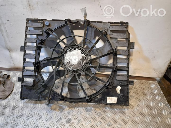 Porsche Cayenne (92A) Kale ventilateur de radiateur refroidissement moteur 7P0121207A