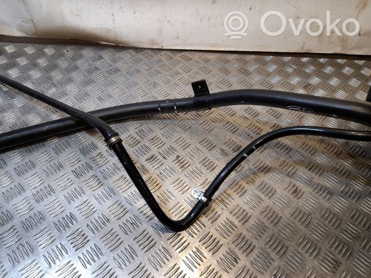 Mercedes-Benz ML W166 Tubo e bocchettone per riempimento serbatoio del carburante A1664710023