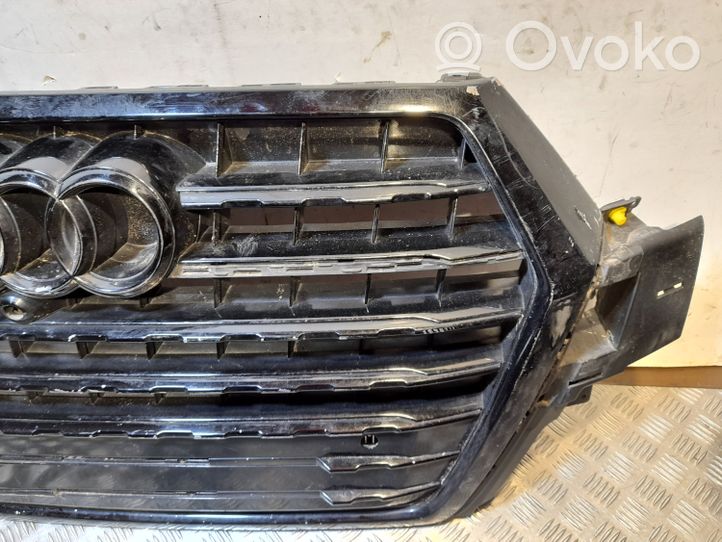 Audi Q7 4M Grille calandre supérieure de pare-chocs avant 4M0807233C