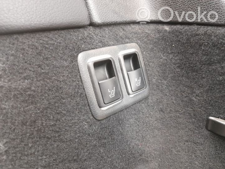 Mercedes-Benz GL X166 Rivestimento pannello inferiore del bagagliaio/baule A1666900741