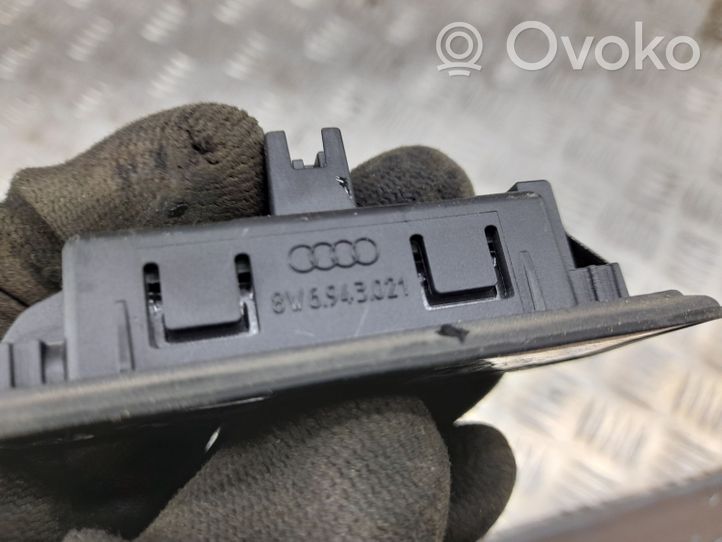 Audi Q5 SQ5 Éclairage de plaque d'immatriculation 8W6943021