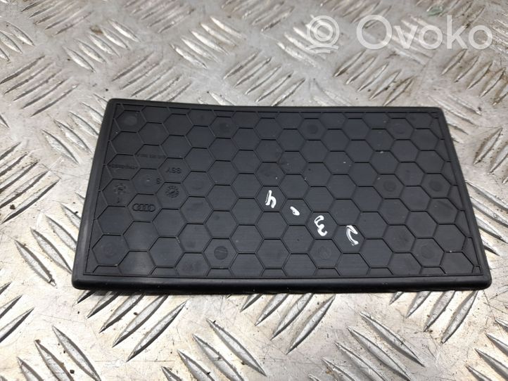 Audi A3 S3 8V Tapis de boîte à gants 8V0863300A