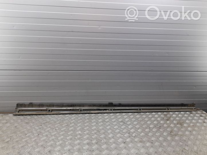 Audi A3 S3 8V Ślizg listwy progowej 8V5854536