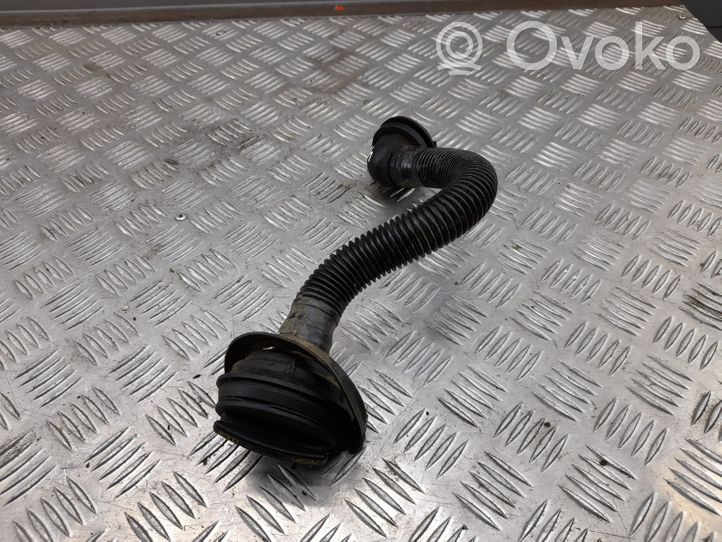 Audi Q7 4M Oil fill pipe 4M0115301