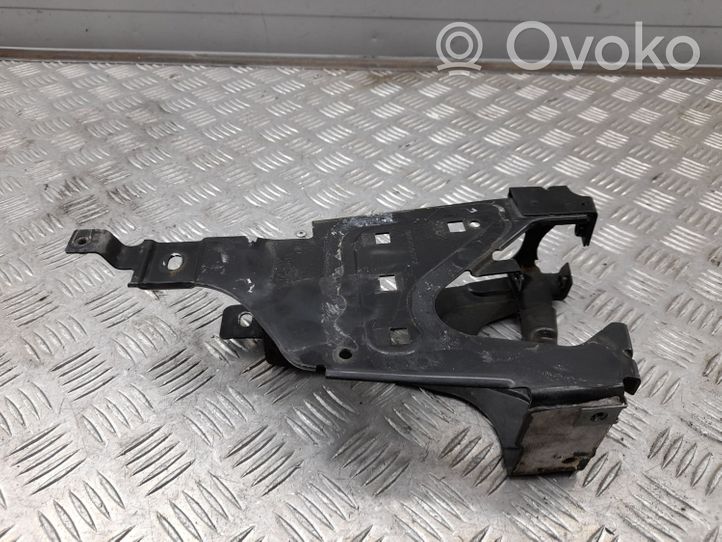 BMW 6 F12 F13 Autres pièces compartiment moteur 08499