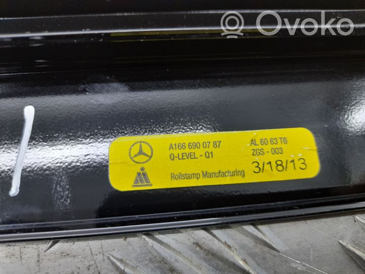 Mercedes-Benz GL X166 Rivestimento modanatura del vetro della portiera posteriore A1666900787