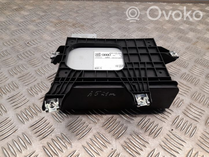 Audi A5 Radio / CD/DVD atskaņotājs / navigācija 8W2035054B