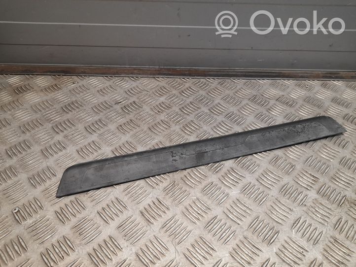 Audi Q3 F3 Etuoven kynnyksen suojalista 83A853373