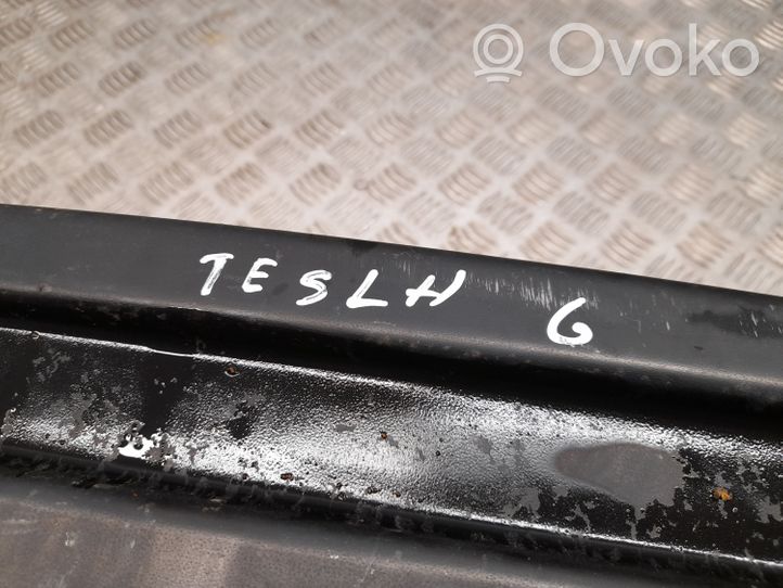 Tesla Model S Takapalkki 