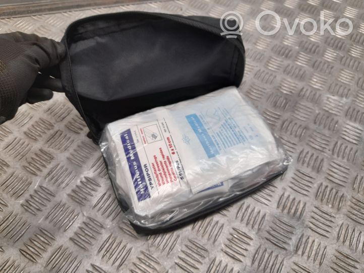 Mercedes-Benz GL X166 Kit di pronto soccorso 