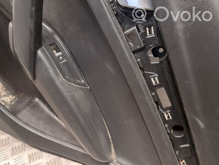 Audi Q5 SQ5 Takaoven verhoilu 80A867306B