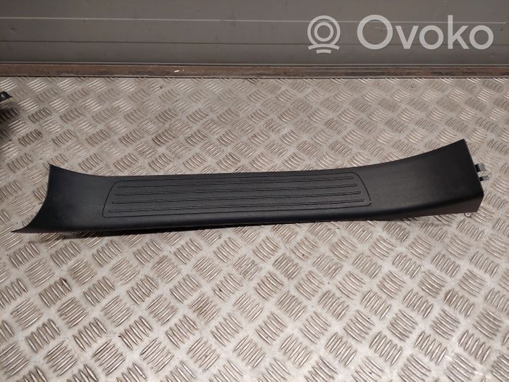 Mercedes-Benz GL X166 Moldura protectora del borde trasero A1666800835