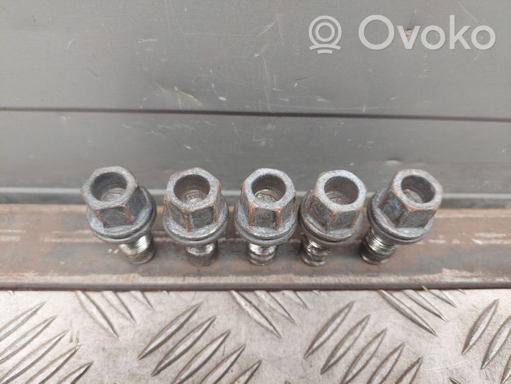 Audi S5 Nuts/bolts 